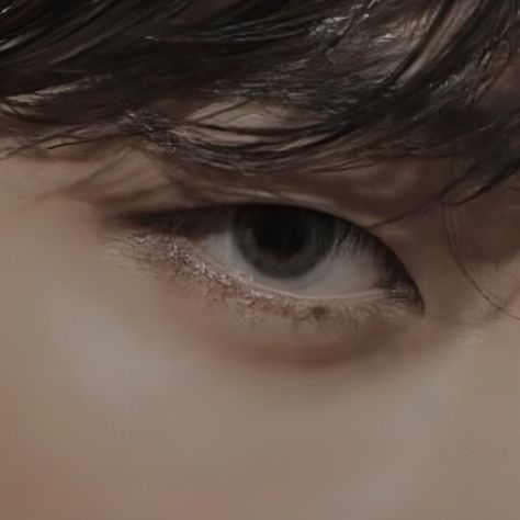 Pretty eyes V Black To Black, Intj, Pretty Eyes, Kim Taehyung, Hair, Black