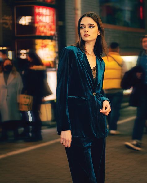 Teal Outfit, Fancy Clothing, Teal Outfits, Classic Trench Coat, Blazer Outfit, Velvet Blazer, Paris Street, Girl Coat, Dark Teal