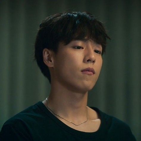 Money Heist Korea, Kdrama Icons, Lee Hyun Woo, Lee Hyun, Money Heist, Escape Reality, Green Suit, Cute Profile Pictures, Kdrama Actors