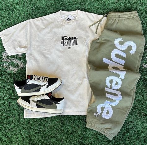 Travis Scott Olive Outfit Men, Olive Outfit Men, Olive Outfit, Travis Scott Outfits, Black Teens Fashion, Guys Fashion Swag, Olive Clothing, Guys Fashion Casual, Vintage Nike Sweatshirt