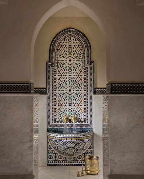 Moroccan Hammam, Andalusian Architecture, Aesthetic Culture, Islamic Interior Design, Moroccan Bath, Cozy Bathroom, Spa Rooms, Moroccan Interiors, Culture Fashion