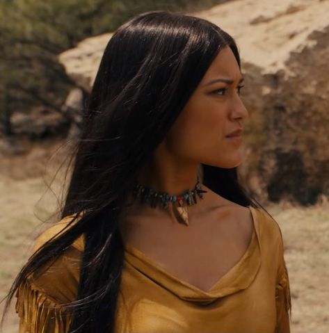 Native American Actress, Julia Jones, Native American Actors, American Indian Girl, Native American Peoples, Native American Culture, American Beauty, Native American Art, Native American Indians