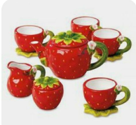 Strawberry Kitchen, Strawberry Tea, Sushi Set, Norman Foster, Teapots And Cups, Cute Kitchen, 背景 シンプル, Ceramic Set, Cute Mugs