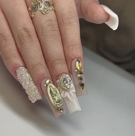 Acrylic Nails Quince, Nails Quince, Mexican Nails, Quince Nails, Quinceanera Nails, Gold Acrylic Nails, Diy Acrylic Nails, Colored Acrylic Nails, Girly Acrylic Nails