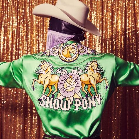 EP Review: Show Pony by Orville Peck ★★★★ – The Queer Review Cowboy Disco, Western Disco, Snowboard Style, Cosmic Cowboy, Orville Peck, Western Womens Fashion, Pamela Hanson, Rhinestone Cowboy, Cowboy Stuff