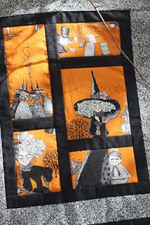 Halloween Quilt Patterns, Snowman Quilt, Dog Quilts, Holiday Quilts, Halloween Quilts, Fall Quilts, Halloween Pillows, Halloween Fabric, Halloween Table