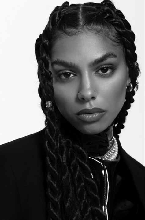 Monique Yvonne, Shooting Studio, Photo Arts, Art Photography Portrait, Cute Box Braids Hairstyles, Portrait Photography Women, Black Photography, Face Photography, Business Hairstyles