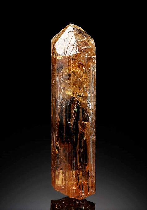 Female Giant, Minerals Crystals Stones, Minerals Crystals Rocks, Smokey Topaz, We Will Rock You, Imperial Topaz, Jewelry Drawing, Orange Colour, Rocks Crystals