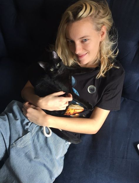 Erika Linder (@richiephoenix) on Instagram Cat Pirate, Andro Fashion, Below Her Mouth, Morning My Love, Erika Linder, Tomboy Girls, Androgynous Girls, Androgynous Women, Adopt A Cat