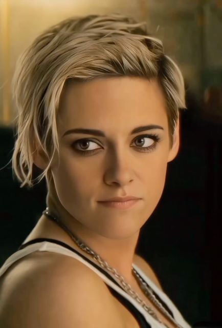 Kristen Stewart Eyes, Charlie Angels, Androgynous Makeup, Kirsten Steward, Foley Artist, Kristen Stewart Movies, Androgynous Hair, Kristin Stewart, Kristen Stewart Style