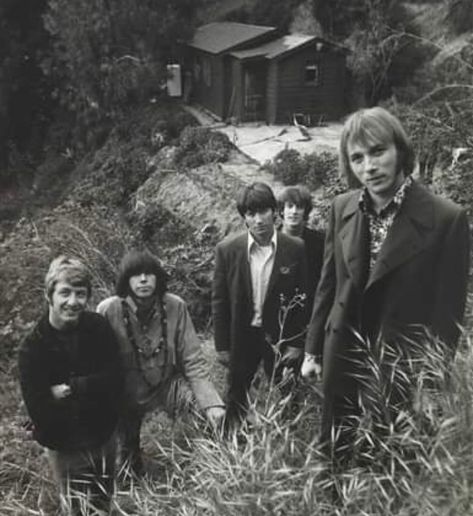 Lost Canyons LA on Instagram: “There’s a super interesting backstory to this Buffalo Springfield photo taken by Dennis Hopper outside Neil Young’s cabin in Laurel Canyon.…” Buffalo Springfield, Photo London, Stephen Stills, Dennis Hopper, Jefferson Airplane, Somerset House, End Of The Road, Laurel Canyon, Folk Rock