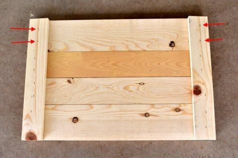 Small Outdoor Coffee Table, Diy Storage Chest, Diy Stocking Holder, Diy Serving Tray, Crafts 2023, Toddler Kitchen, Coffee Table Plans, Wood Trays, Diy Blanket Ladder