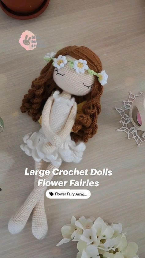 Crochet dolls Fairy Amigurumi, Diy Crochet Doll, Christmas Crochet Pattern, Crochet Fairy, Crochet Doll Dress, Crochet Dolls Free Patterns, Crochet Amigurumi Free Patterns, Crochet Amigurumi Free, Crochet Flower Tutorial