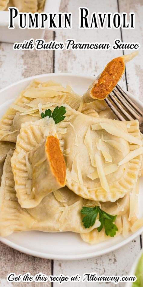 Pumpkin Ravioli Sauce, Homemade Pumpkin Ravioli, Butter Parmesan Sauce, Handmade Pasta Recipe, Easy Ravioli, Ravioli Sauce, Pumpkin Filling, Ravioli Filling, Pumpkin Ravioli