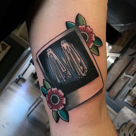 Traditional Beetlejuice Tattoo, Beetlejuice Tattoo, Boston Tattoo, Trad Tattoos, Flash Tattoo Designs, Horror Tattoo, Classic Tattoo, Hair Tattoos, Foot Tattoo