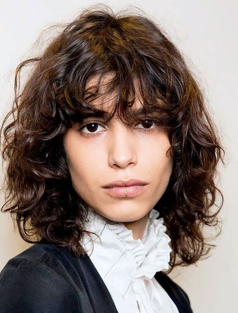 Curly Shag Curly Shag Haircut, Modern Shag Haircut, Cool Hairstyles For Girls, Shaggy Haircuts, Shag Hairstyles, Haircuts For Curly Hair, Best Short Haircuts, Shag Haircut, Haircut For Thick Hair