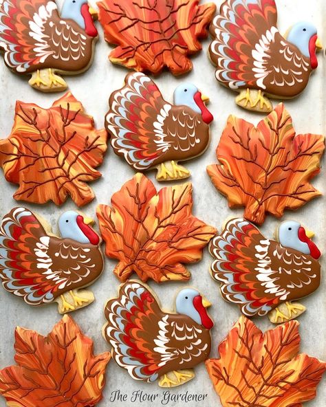 Decorate Thanksgiving, Cookie Thanksgiving, Turkey Sugar Cookies, Thanksgiving Cookies Decorated, Thanksgiving Turkey Cookies, Fall Decorated Cookies, Maple Leaf Cookies, Turkey Cookies, Cookie Decorations