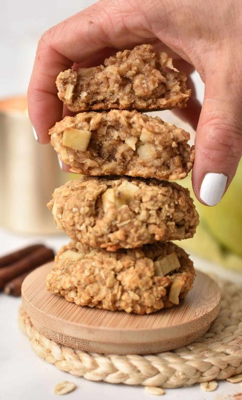 Healthy Apple Cookies, Apple Dessert Recipes Healthy, Cookies No Eggs, Oatmeal Applesauce Cookies, Conscious Plant Kitchen, Baked Apple Fritters, Applesauce Cookies, Healthy Oatmeal Cookies, Apple Bite