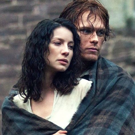 Outlander Everyday on Instagram: “I miss them so much... #outlander #clairefraser #jamiefraser #caitrionabalfe #samheughan #outlanderseason1” Gabaldon Outlander, James Fraser Outlander, Jaime Fraser, Outlander Season 1, Diana Gabaldon Outlander, Outlander Book Series, Outlander 3, Jamie Fraser Outlander, Outlander Tv Series