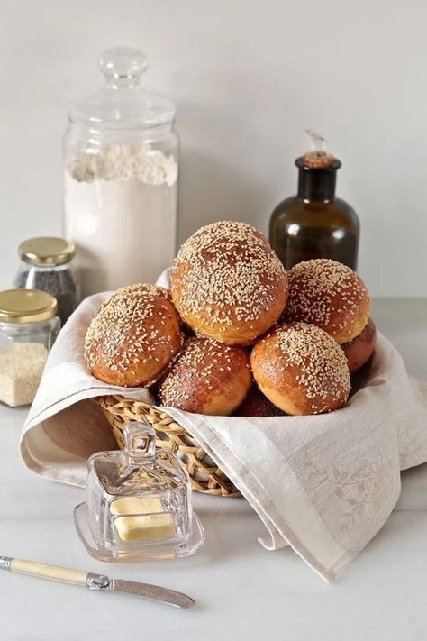 Bread Display, Milk Bun, Bread At Home, Baby Shower Cake Pops, Dessert Photography, Food Photography Inspiration, Food Photography Tips, Pastry And Bakery, Food Photography Styling