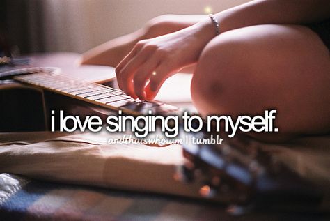 Definitiv - freut auch immer sehr die Kollegen im Büro :) I Love Singing, Never Stop Dreaming, Sing To Me, Guitar Case, Totally Me, My Self, Reasons To Smile, Describe Me, Teenager Posts