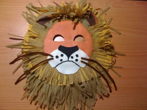 Jungle themed paper plate lion mask Lion Paper Plate Mask, Lion Masks For Kids Paper Plates, Lion Masks For Kids, Lion Costume Diy, Lion Face Mask, Paper Plate Masks, Animal Costumes For Kids, Animal Masks For Kids, Lion Craft