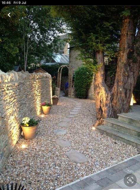 Paving Small Garden, Cotswold Patio Ideas, Decorative Pebbles Garden, Mediterranean Modern Garden, Mediterranean Gravel Garden, Cotswold Gravel Garden, Mediterranean Small Garden, Cotswold Stone Garden, Cotswold Patio