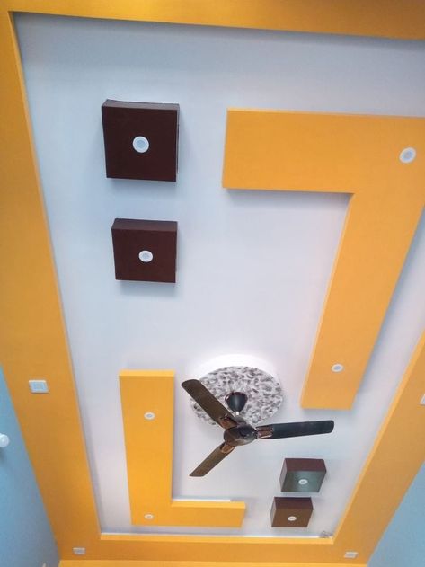 Celling designing ideas Pop Wall Ceiling Design, Pop Colour Ceiling, दरवाजा डिजाइन, Latest False Ceiling Designs, Room Paint Designs, Bathroom Layout Plans, Pop Design For Roof, Pop Design For Hall, Simple False Ceiling Design