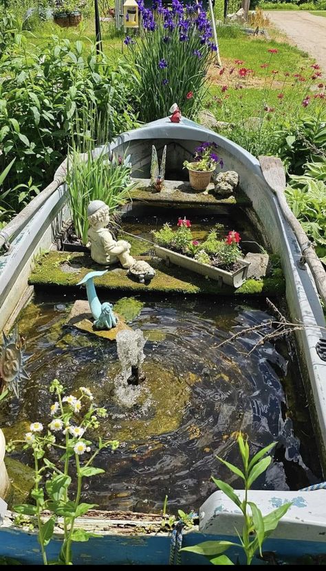 Boat Pond, Dog Friendly Backyard, Garden Pond Design, Pond Water Features, Pond Fountains, Backyard Water Feature, Pond Design, Garden Cafe, Fish Ponds