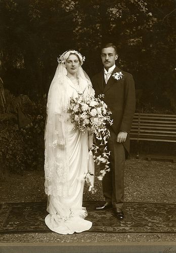 Vintage Bridal Fashion, Old Fashioned Wedding, 1970s Wedding Dress, 1970s Wedding, Edwardian Wedding, Vintage Wedding Photography, Vintage Wedding Photos, Victorian Wedding, Wedding Day Inspiration