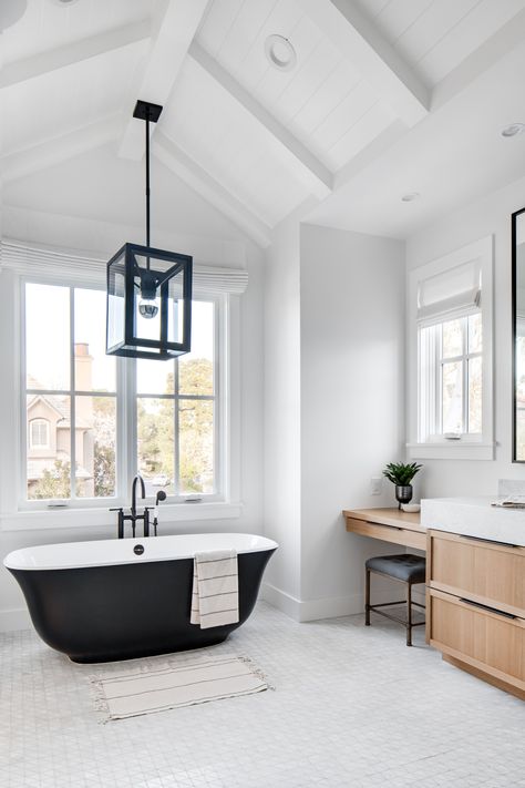 These Vaulted Ceiling Ideas Create a Dramatic Living Space Vaulted Ceiling Ideas, Black Bathtub, Bold Bathroom, Black Tub, Bathroom Design Trends, Transitional Bathroom, Bathroom Top, Up House, Bathroom Remodel Ideas