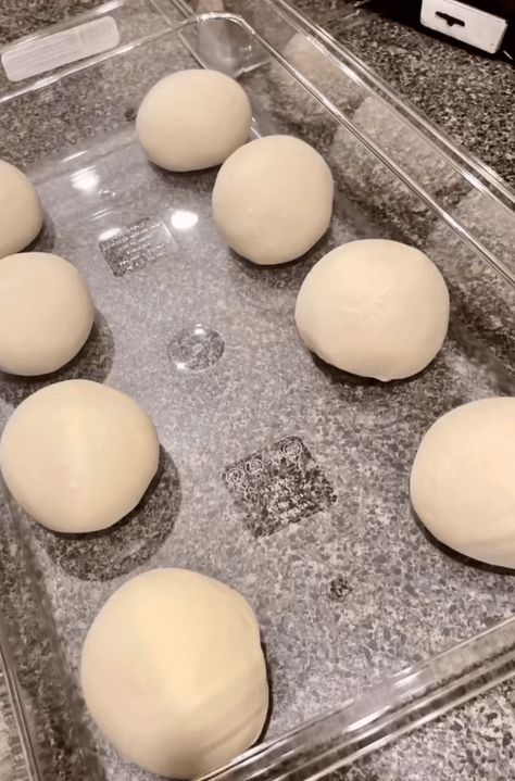 72-Hour Cold Fermented Pizza Dough Recipe - the CAMBRO blog 72 Hour Pizza Dough Recipe, Cold Fermented Pizza Dough Recipe, How To Stretch Pizza Dough, Cold Fermented Pizza Dough, Ultimate Pizza Dough Recipe, Fermented Pizza Dough Recipe, Fermented Pizza Dough, Make Pizza At Home, Best Pizza Dough Recipe