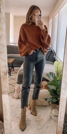 Work Wear Fashion Woman, Fall Season Outfits 2023, Fall Clothing Aesthetic 2023, Boxy Turtleneck Sweater Outfit, Minamilist Fall Outfits, Chic Astethic Outfits, The Garden Room Atlanta Outfit, Cool Fall Outfits 2022, Fall And Winter Fashion 2023