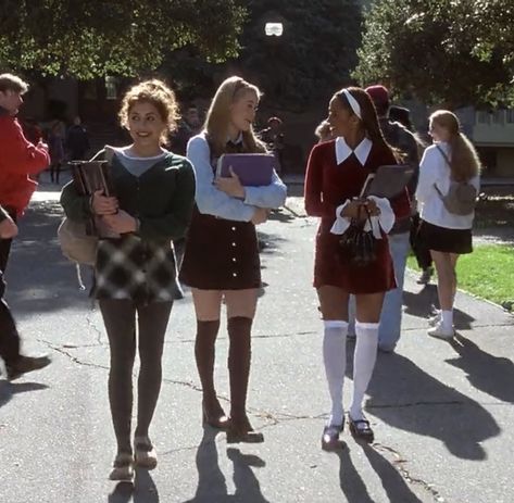 Cher Outfits, Clueless Fashion, 2000s Outfit, 90s Inspired Outfits, Clueless Outfits, Movies Outfit, Movie Fashion, School Uniforms, Blake Lively