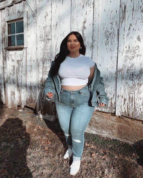 ERIKA AGUILERA 🦋 on Instagram: “denim dazed in @hm ✨ What do y’all think about denim on denim?!👖💓 I’m all for it!  #HMXMe #HMLeague #Ad” All Jeans Outfit, Best Plus Size Jeans, Plus Size Fashion For Women Summer, Curvy Casual Outfits, Plus Zise, Plus Size Summer Outfits, Chubby Fashion, Denim On Denim, All Jeans