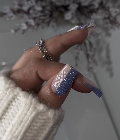 Nails Christmas Blue, Winter Coffin Nail Ideas, Christmas Blue Nails, Blue Xmas Nails, Blue Christmas Nail Designs, Blue Nails Winter, Christmas Nails Blue, Blue Christmas Nails, Snow Nails