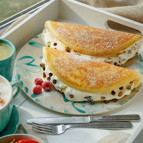 Mascarpone Cannoli Pancakes Recipe | Gourmet Food World - Click to enlarge Cannoli Pancakes, Mascarpone Pancakes, Recipe With Mascarpone, Cream Pancakes, Breakfast Essentials, Cannoli Recipe, Food World, Mascarpone Cream, Cream Cheese Eggs