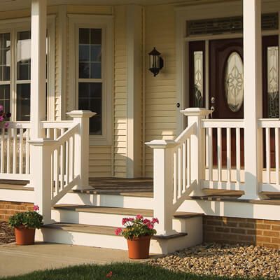 Porch Step Railing, Front Porch Railing Ideas, Railing Outdoor, Veranda Railing, Porch Railing Designs, Cottage House Exterior, Home Deck, Front Porch Railings, Step Railing