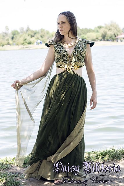 Margaery Tyrell | Faerie Queen Costuming Margaery Tyrell Dress, Green And Gold Gown, Tyrell Dress, Loras Tyrell, Gold Bridal Party, Game Of Thrones Cosplay, Faery Queen, Fairytale Gown, Margaery Tyrell