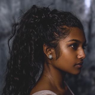 So beautiful, so luscious. | 17 Stunning People Who Will Make You Wish You Had Curly Hair Drawing Lips, Arab Women, Wave Hair, Drawing Inspo, Hair Natural, Character Ideas, Black Beauty, Brown Skin, Black Is Beautiful