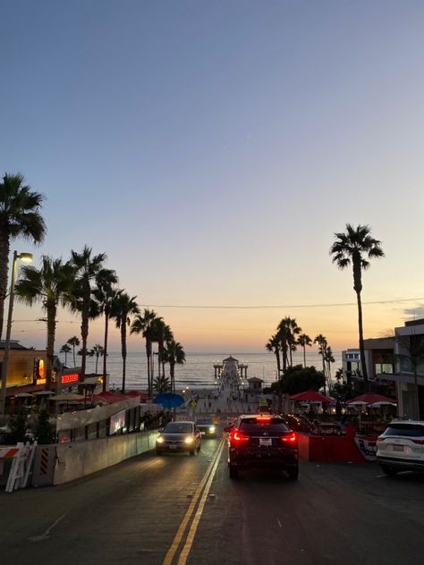 Cali Aesthetic, La Girls, Street Aesthetic, Dream Beach Houses, Sunset Silhouette, California Lifestyle, Pretty Landscapes, Dream Beach, Beach Lifestyle