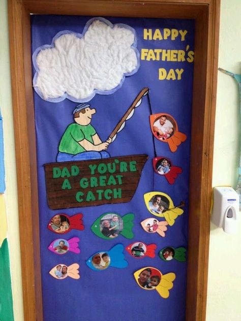 Father’s Day Class Door, Fathers Day Board Ideas For School, Father’s Day Door Decoration, Father’s Day Bulletin Board Ideas Preschool, Fathers Day Door Decorations Classroom, Mother’s Day Classroom Door, Mothers Day Door Decoration Preschool, Fathers Day Bulletin Board Ideas, Father's Day Activities