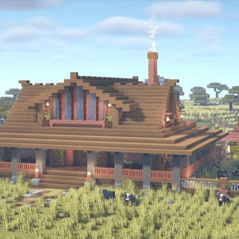 One of the most well-known ranch house ideas is this Country Style Ranch House. It displays a beautiful and large farmhouse in the countryside style that is completely furnished with a built-in animal pen and other farming-related conveniences. Ranch Style Minecraft House, Minecraft Ranch House Tutorial, Country Minecraft House, Minecraft Country House Ideas, Minecraft Horse Ranch Ideas, Minecraft Cattle Ranch, Minecraft Ranch House Ideas, Ranch House Minecraft, Western House Minecraft