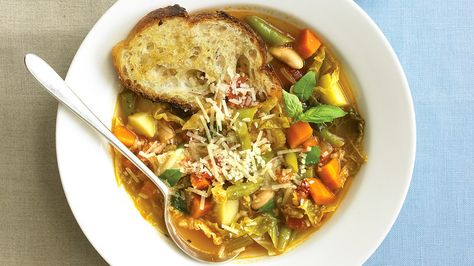 Classic Minestrone Soup Dinner Recipes, Quick Soup Recipes, Quick Soup, Minestrone Soup Recipe, Martha Stewart Recipes, Italian Soup, Minestrone Soup, Vegetable Soup Recipes, Soup Dinner