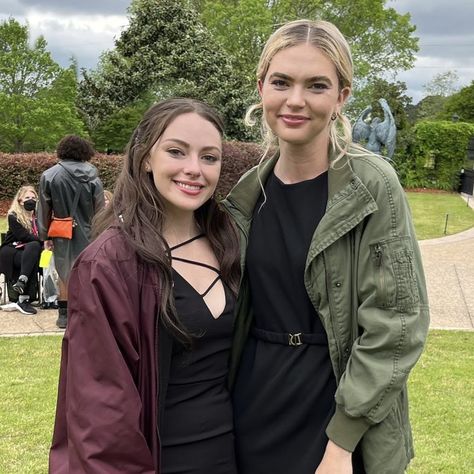 Danielle Rose Russell And Jenny Boyd, Jenny Boyd, Tvdu Cast, Daniella Rose, Beverly Hills Chihuahua, Legacy Tv Series, Vampire Diaries Poster, Legacies Cast, Vampire Diaries Funny