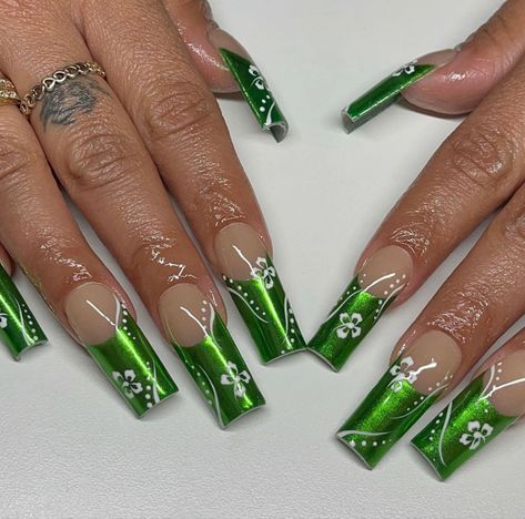 Chrome Green Nails, Hawaii Nails, 90s Nails, Chrome Green, Exotic Nails, Dots Nails, Dream Nails, Fire Nails, Funky Nails