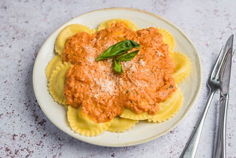 Tomato Mascarpone Pasta Sauce Mascarpone Pasta, Different Pasta, Mascarpone Sauce, Fresh Pasta Recipes, Mascarpone Recipes, Creamy Pesto Pasta, Italian Recipes Dessert, Creamy Pesto, Soft Food