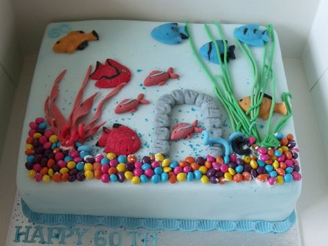 fish tank cake Tank Cake Ideas, Fish Tank Cake, Aquarium Cake, Aquarium Birthday, Fishing Cakes, Tank Cake, Fish Cake Birthday, Fish Party, Fish Birthday