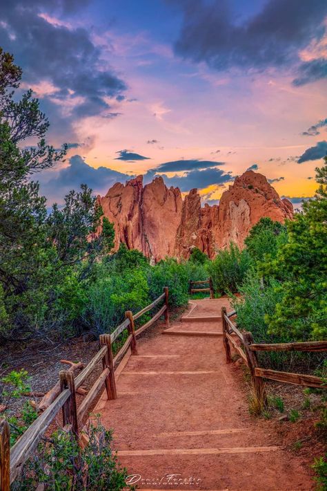 Colorado Aesthetic, Hiking Path, Crested Butte Colorado, Colorado Summer, Garden Of The Gods, Colorado Hiking, Colorado Travel, Desert Landscaping, Photographic Paper