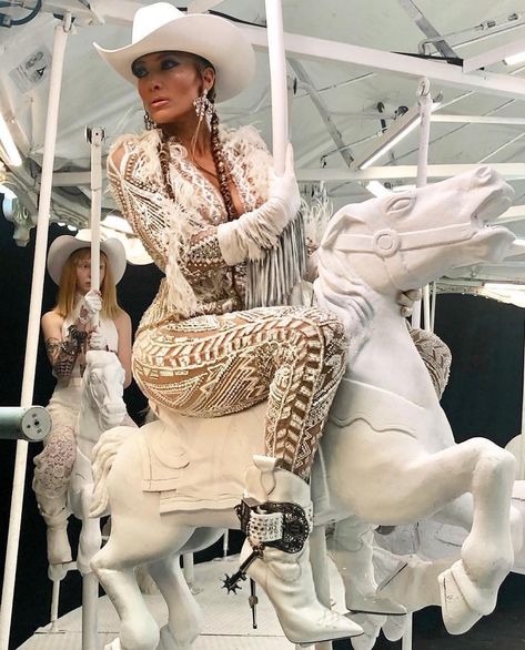 Jennifer Lopez in cowgirl attire Western Glam Outfit, Jennifer Lynn, Rhinestone Cowboy, Western Glam, Space Cowgirl, Glam Outfit, Rodeo Fashion, Fashion Diva, Country Fashion